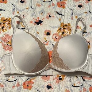 Cacique Cream and Tan Lace Bra